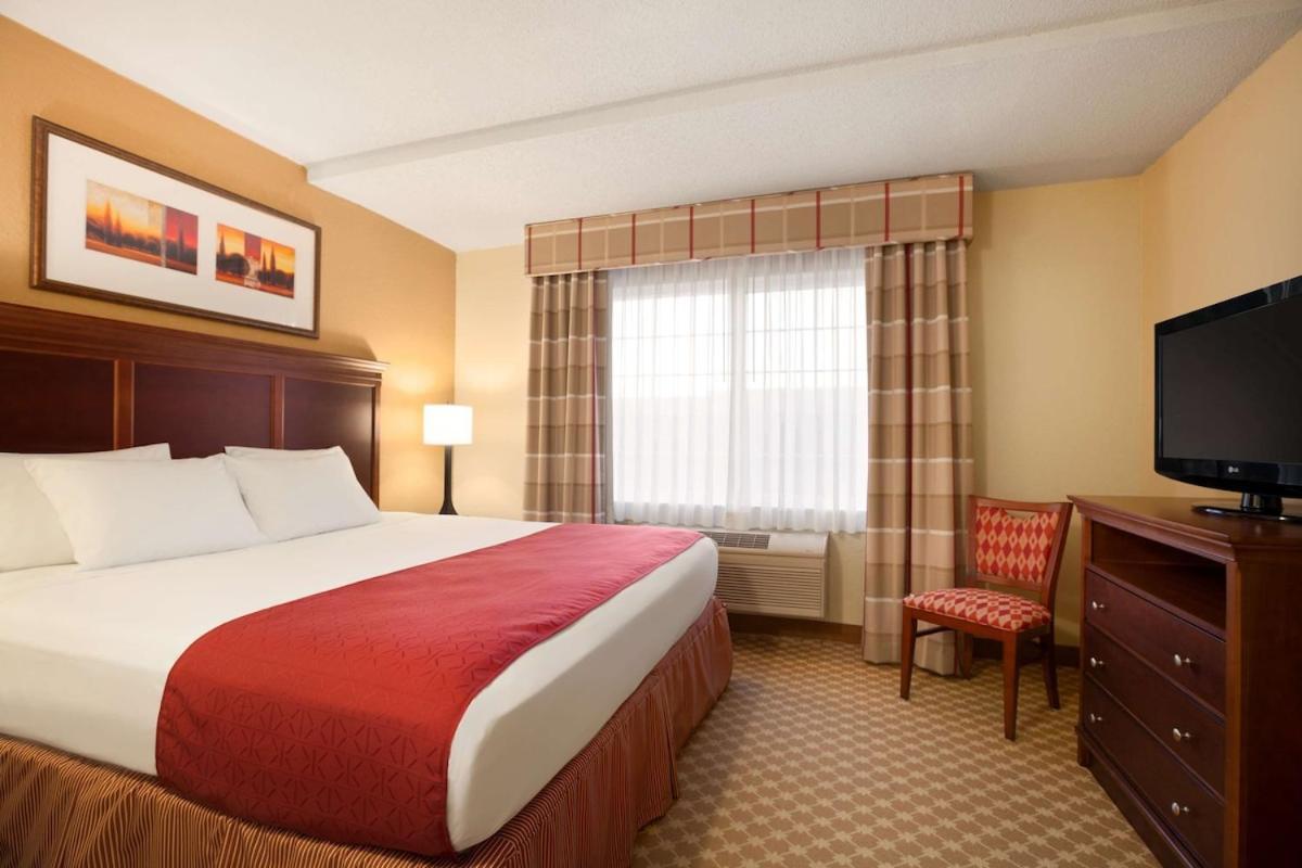Portage Inn & Suites Kalamazoo Exterior photo